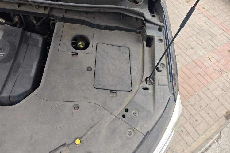 Used CHANGAN OSHAN X7 2020 1.5T Automatic Pilot Edition Engine Bay Left