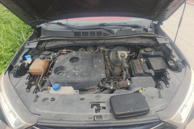 Used CHANGAN OSHAN X7 2020 1.5T Manual Luxury Version Engine Bay