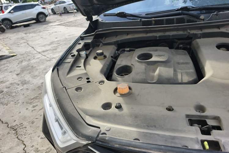 Used CHANGAN OSHAN X7 2020 1.5T Automatic Luxury Model Engine Bay Right