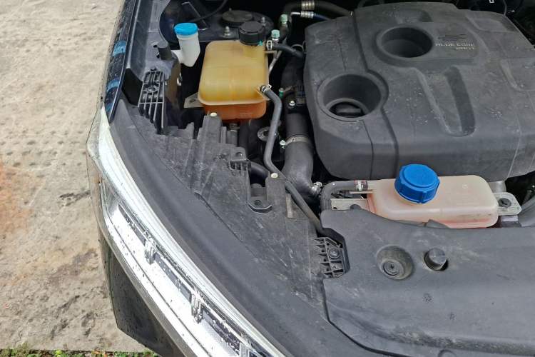 Used CHANGAN OSHAN X7 2020 1.5T Automatic Prestige Edition Engine Bay Right