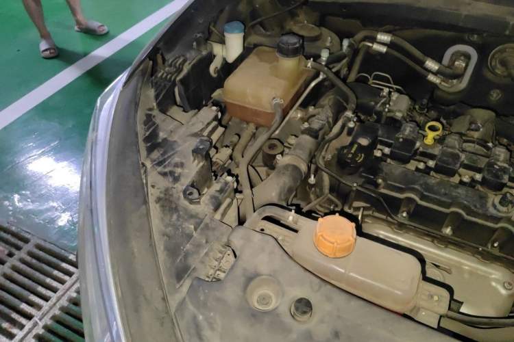 Used CHANGAN OSHAN X7 2020 1.5T Automatic Elite Edition Engine Bay Right