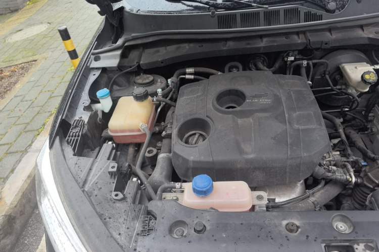 Used CHANGAN OSHAN X7 2020 1.5T Automatic Luxury Version Engine Bay Right