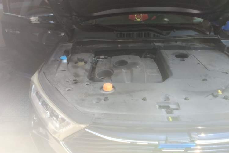 Used CHANGAN OSHAN X7 2020 1.5T Automatic Parking with Facial Recognition – Spacey & Carefree Edition Engine Bay Right