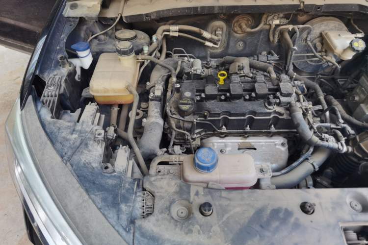 Used CHANGAN OSHAN X7 2020 1.5T Automatic Elite Edition Engine Bay Right