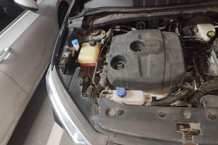 Used CHANGAN OSHAN X7 2020 1.5T Automatic Prestige Edition Engine Bay Right