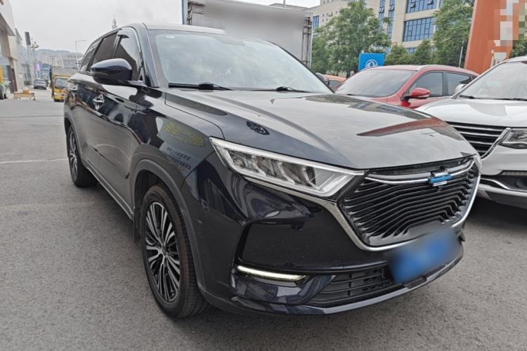Used CHANGAN OSHAN X7 2020 1.5T Automatic Luxury Version Front Right 45 Deg