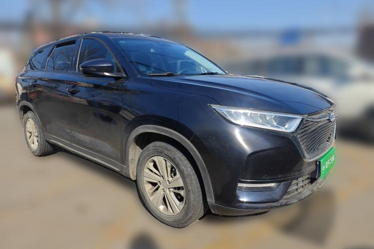 Used CHANGAN OSHAN X7 2020 1.5T Manual Luxury Version Front Right 45 Deg