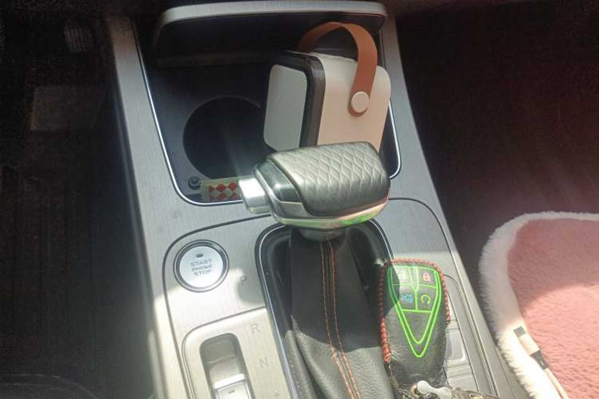 Used CHANGAN OSHAN X7 2020 1.5T Automatic Luxury Version Gear Lever