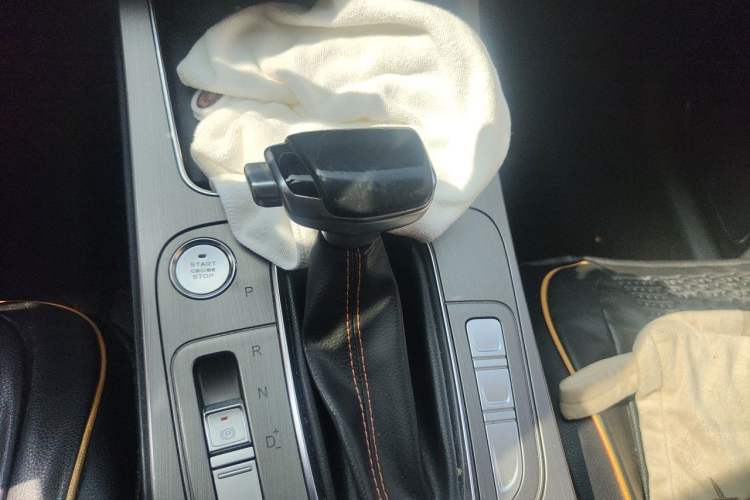 Used CHANGAN OSHAN X7 2020 1.5T Automatic Prestige Edition Gear Lever
