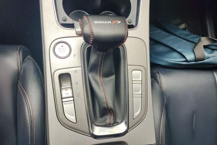 Used CHANGAN OSHAN X7 2020 1.5T Automatic Luxury Version Gear Lever