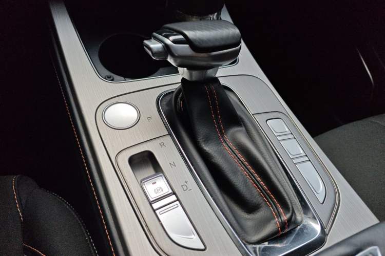 Used CHANGAN OSHAN X7 2020 1.5T Automatic Elite Edition Gear Lever