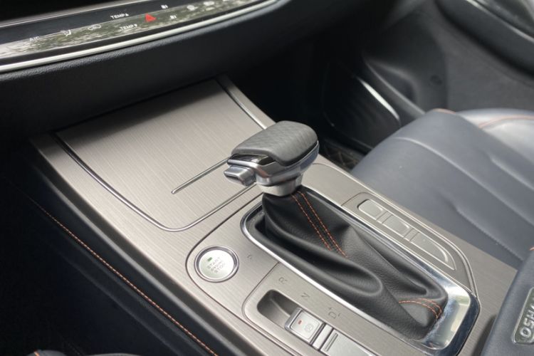 Used CHANGAN OSHAN X7 2020 1.5T Automatic Prestige Edition Gear Lever
