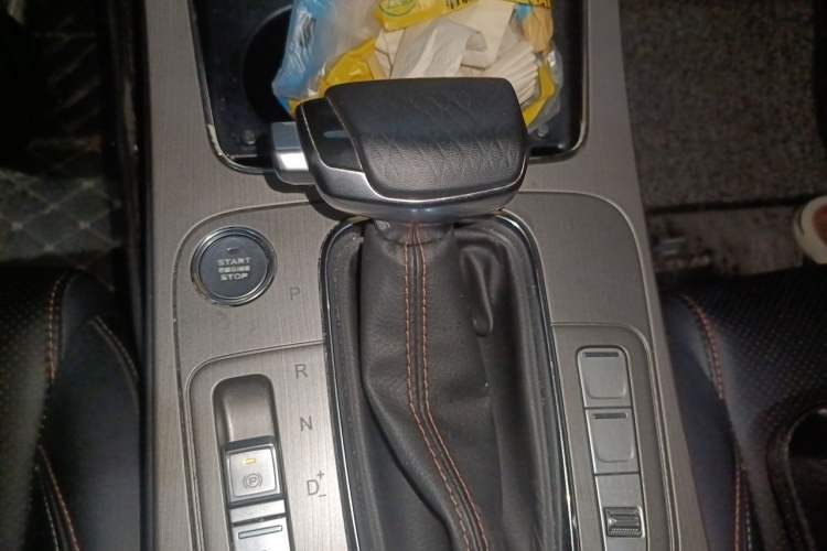 Used CHANGAN OSHAN X7 2020 1.5T Automatic Pilot Edition Gear Lever