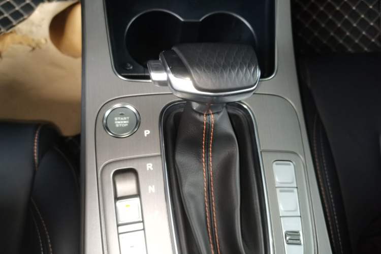Used CHANGAN OSHAN X7 2020 1.5T Automatic Luxury Model Gear Lever
