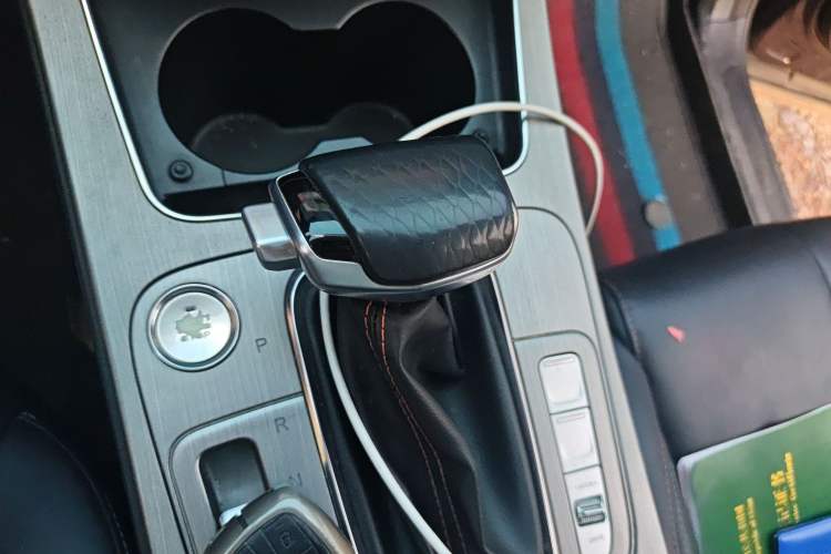 Used CHANGAN OSHAN X7 2020 1.5T Automatic Prestige Edition Gear Lever