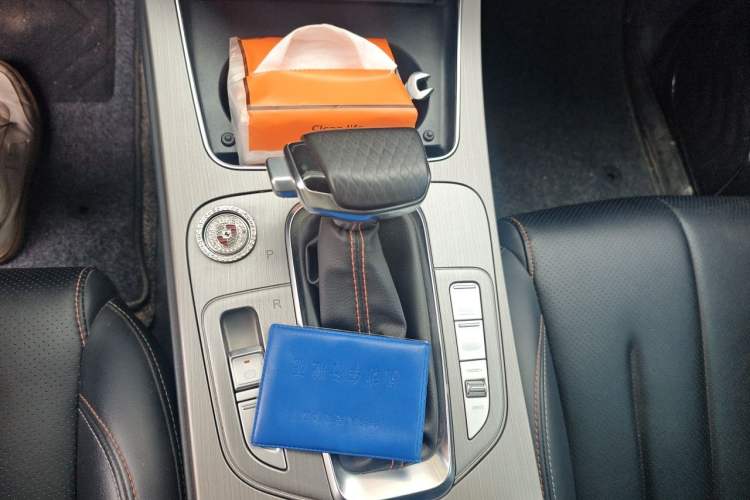 Used CHANGAN OSHAN X7 2020 1.5T Automatic Pilot Edition Gear Lever