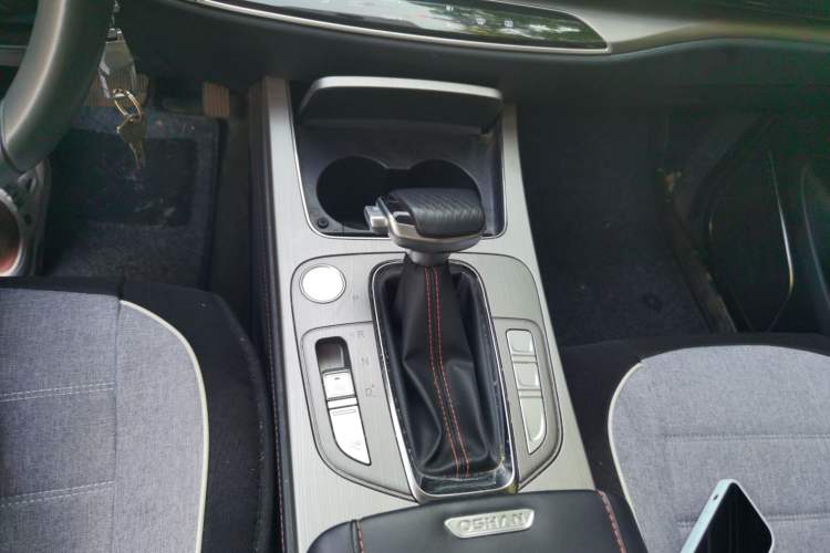 Used CHANGAN OSHAN X7 2020 1.5T Automatic Elite Edition Gear Lever