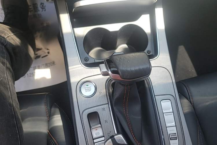 Used CHANGAN OSHAN X7 2020 1.5T Automatic Luxury Model Gear Lever