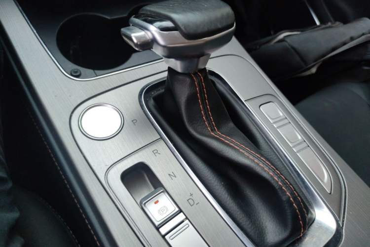 Used CHANGAN OSHAN X7 2020 1.5T Automatic Elite Edition Gear Lever