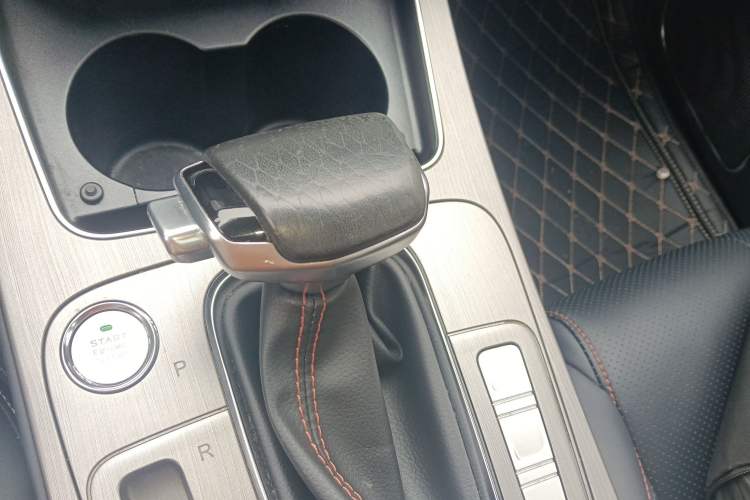 Used CHANGAN OSHAN X7 2020 1.5T Automatic Flagship Edition Gear Lever