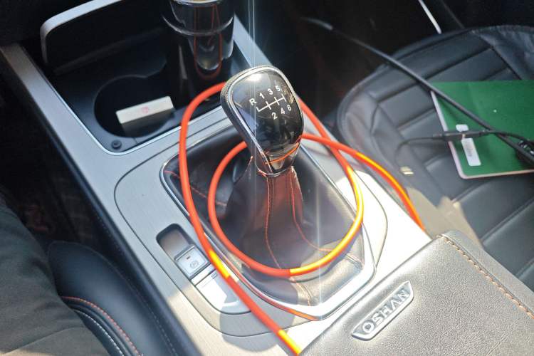 Used CHANGAN OSHAN X7 2020 1.5T Manual Luxury Version Gear Lever