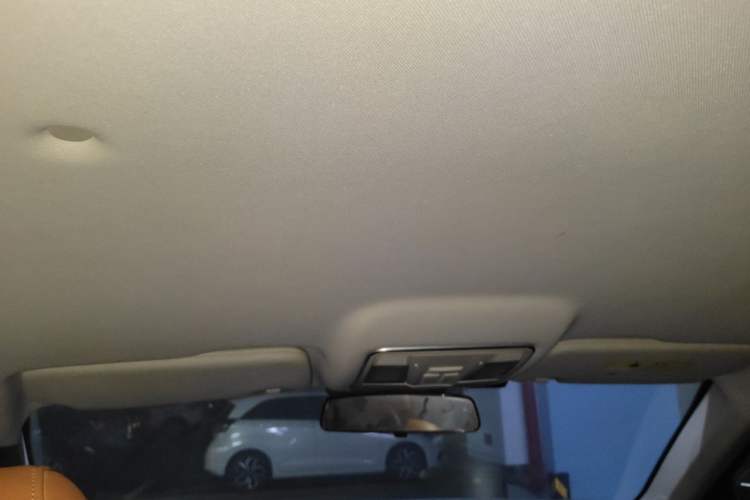 Used CHANGAN OSHAN X7 2020 1.5T Automatic Elite Edition Headliner