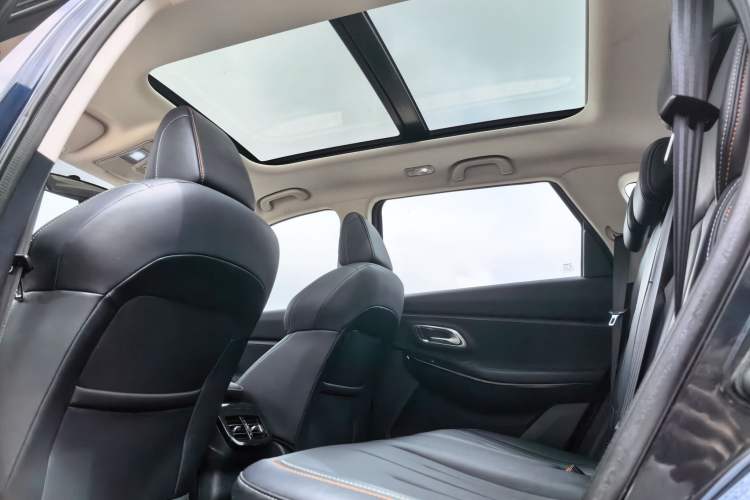 Used CHANGAN OSHAN X7 2020 1.5T Automatic Luxury Model Headliner
