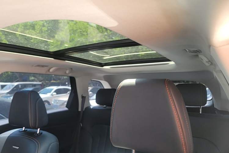 Used CHANGAN OSHAN X7 2020 1.5T Automatic Luxury Model Headliner