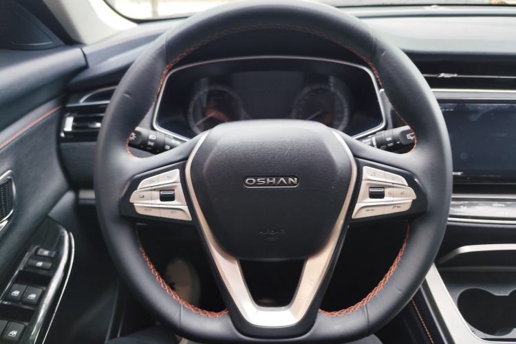 Used CHANGAN OSHAN X7 2020 1.5T Automatic Luxury Model Interior 1