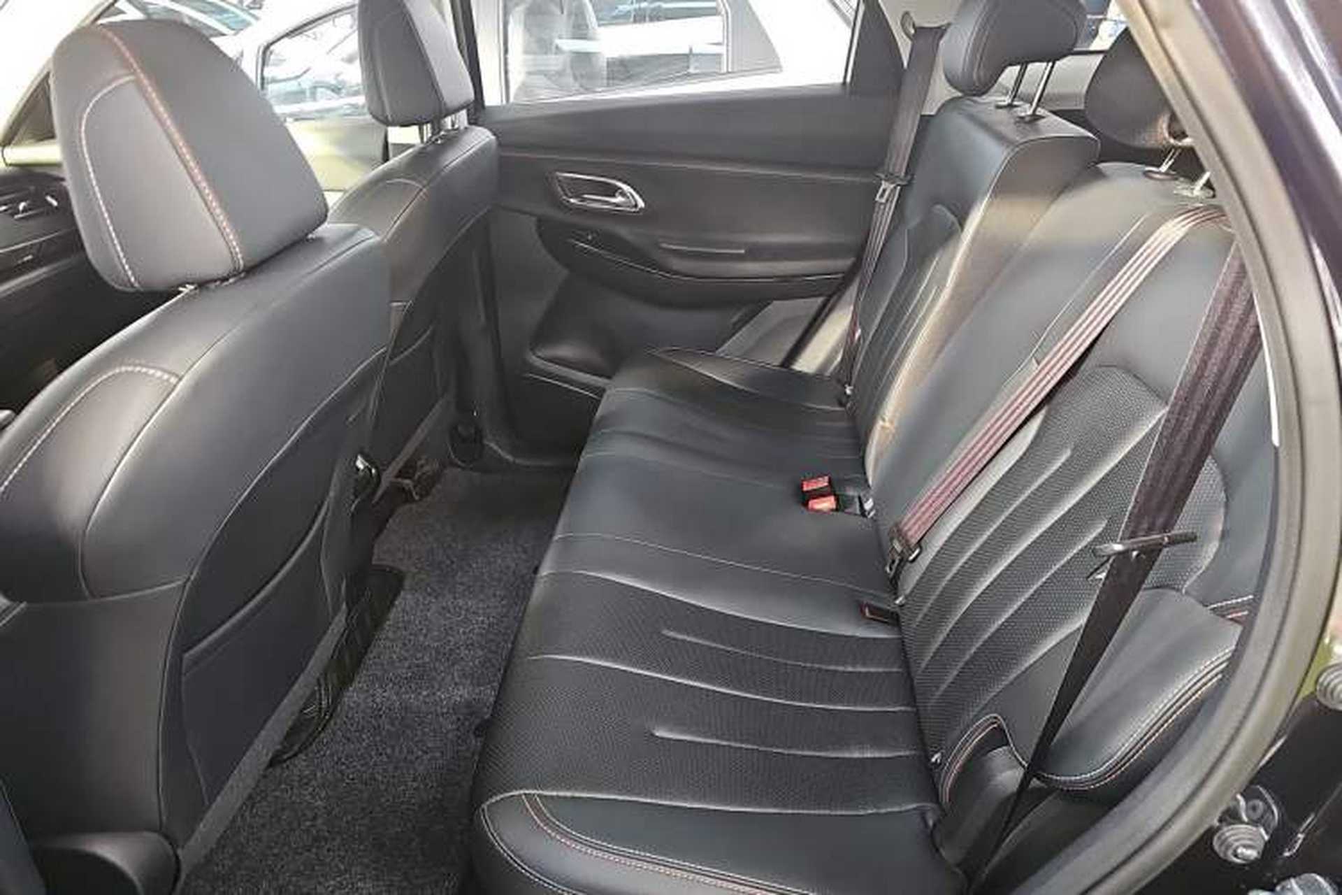 Used CHANGAN OSHAN X7 2020 1.5T Automatic Parking with Facial Recognition – Spacey & Carefree Edition Interior 1