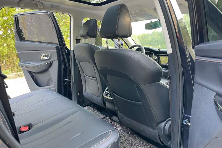 Used CHANGAN OSHAN X7 2020 1.5T Manual Luxury Version Interior 3