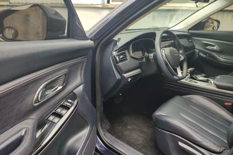 Used CHANGAN OSHAN X7 2020 1.5T Automatic Luxury Version Interior 3