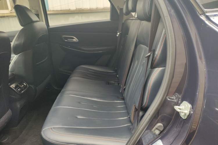 Used CHANGAN OSHAN X7 2020 1.5T Automatic Luxury Version Interior 4