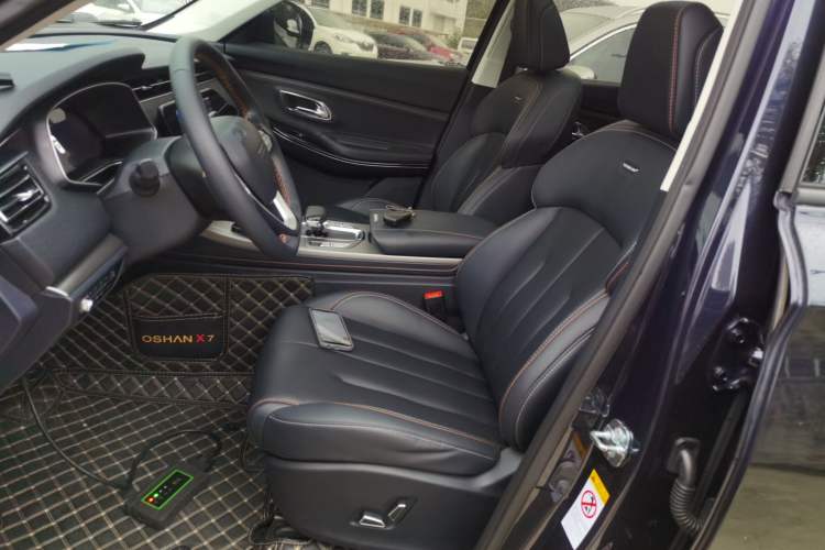 Used CHANGAN OSHAN X7 2020 1.5T Automatic Parking with Facial Recognition – Spacey & Carefree Edition Left Front Seat