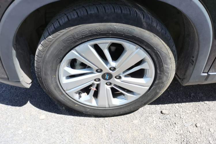 Used CHANGAN OSHAN X7 2020 1.5T Manual Luxury Version Left Front Wheel Hub