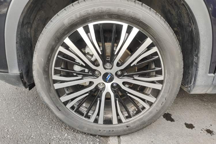 Used CHANGAN OSHAN X7 2020 1.5T Automatic Luxury Model Left Front Wheel Hub