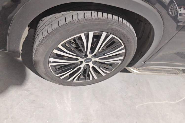 Used CHANGAN OSHAN X7 2020 1.5T Automatic Luxury Model Left Front Wheel Hub
