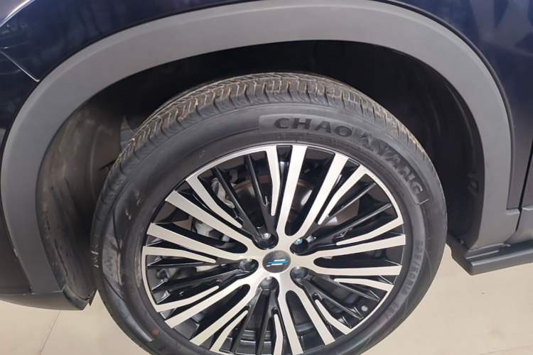 Used CHANGAN OSHAN X7 2020 1.5T Automatic Luxury Version Left Front Wheel Hub
