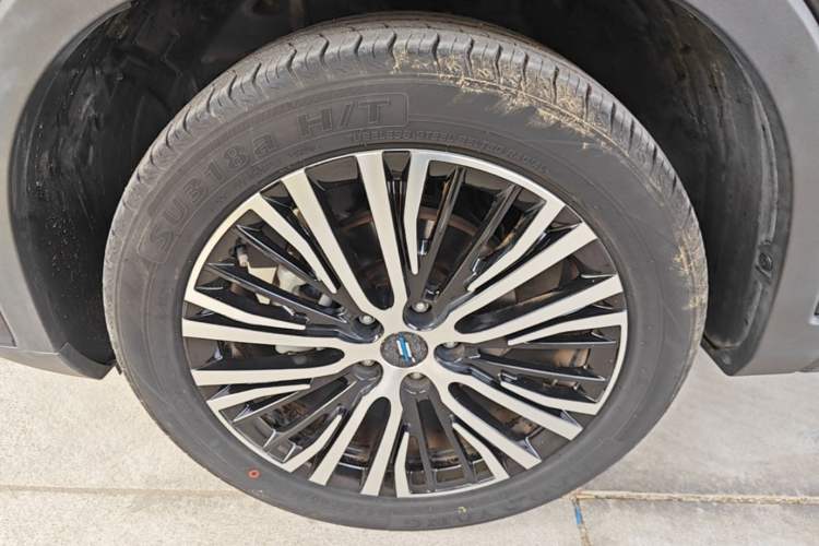 Used CHANGAN OSHAN X7 2020 1.5T Automatic Luxury Model Left Front Wheel Hub
