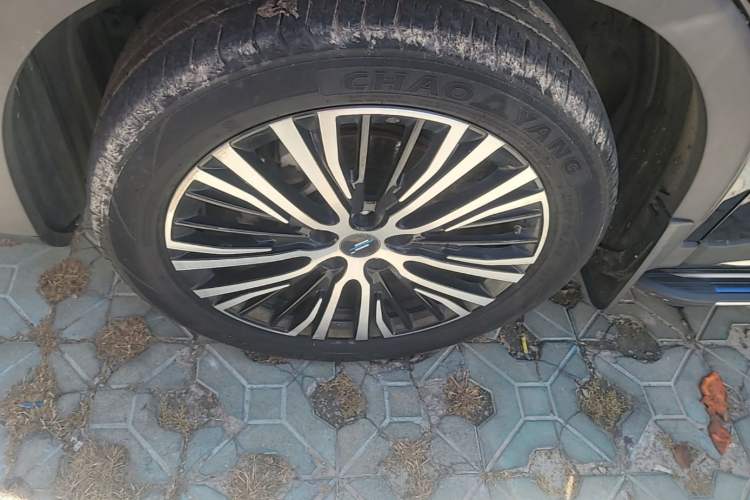 Used CHANGAN OSHAN X7 2020 1.5T Automatic Luxury Model Left Front Wheel Hub