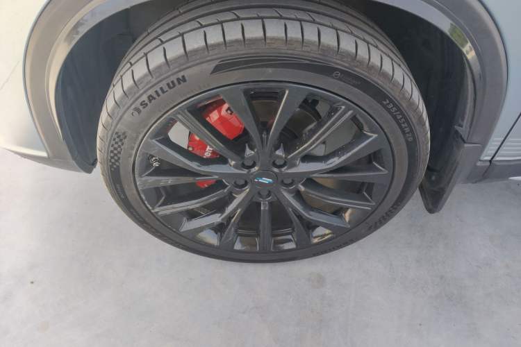 Used CHANGAN OSHAN X7 2020 1.5T Automatic Flagship Edition Left Front Wheel Hub