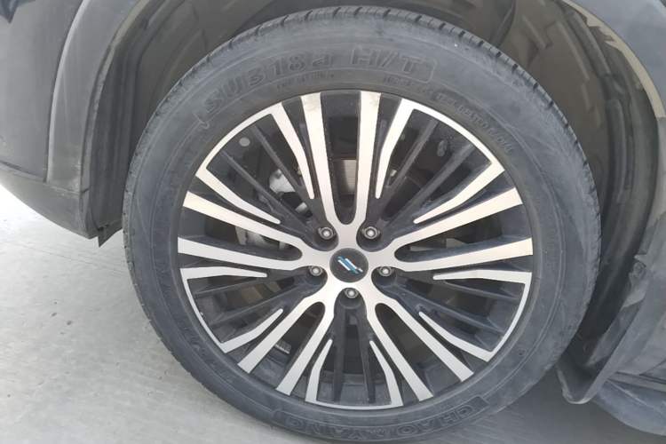 Used CHANGAN OSHAN X7 2020 1.5T Automatic Luxury Model Left Front Wheel Hub
