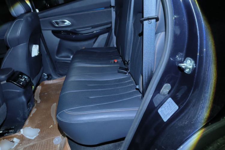 Used CHANGAN OSHAN X7 2020 1.5T Automatic Parking with Facial Recognition – Spacey & Carefree Edition Left Rear Seat