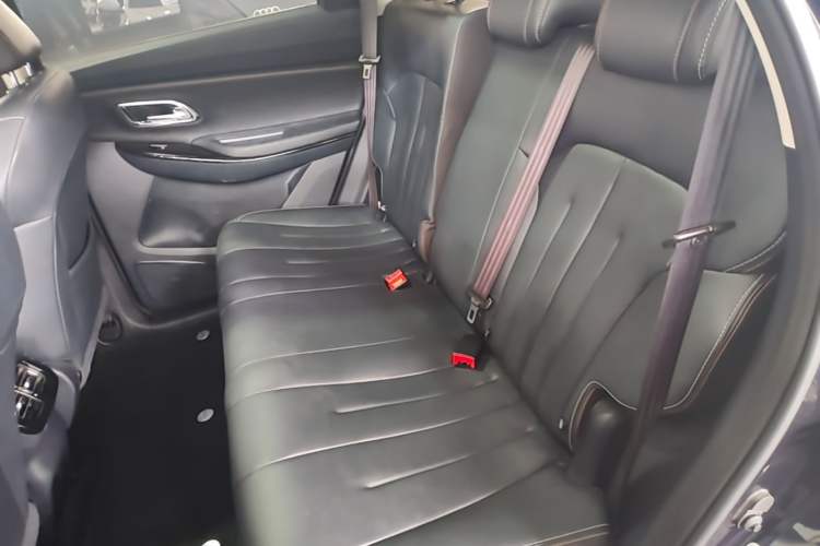 Used CHANGAN OSHAN X7 2020 1.5T Automatic Luxury Version Left Rear Seat