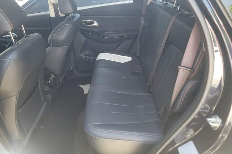 Used CHANGAN OSHAN X7 2020 1.5T Automatic Luxury Model Left Rear Seat