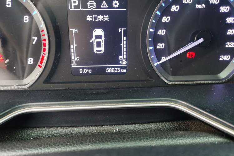 Used CHANGAN OSHAN X7 2020 1.5T Automatic Luxury Model Odometer Close Up