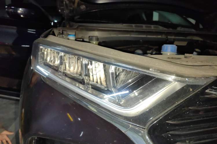 Used CHANGAN OSHAN X7 2020 1.5T Manual Elite Edition Right Front Headlight