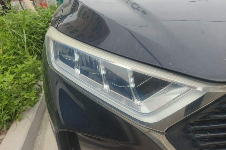 Used CHANGAN OSHAN X7 2020 1.5T Manual Luxury Version Right Front Headlight