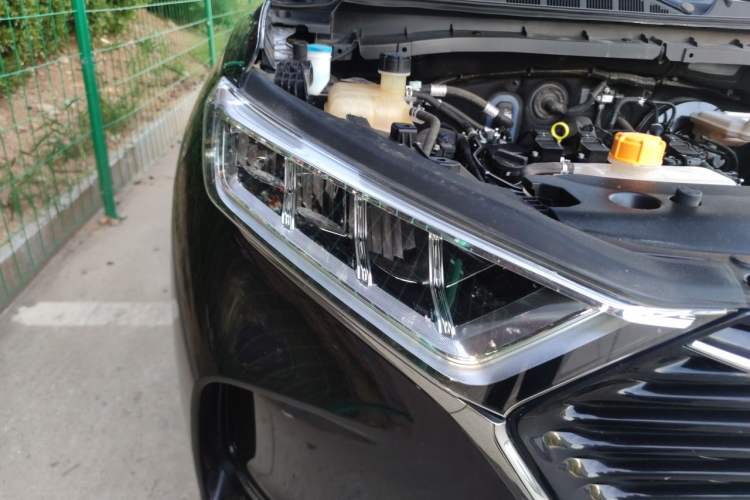 Used CHANGAN OSHAN X7 2020 1.5T Automatic Elite Edition Right Front Headlight