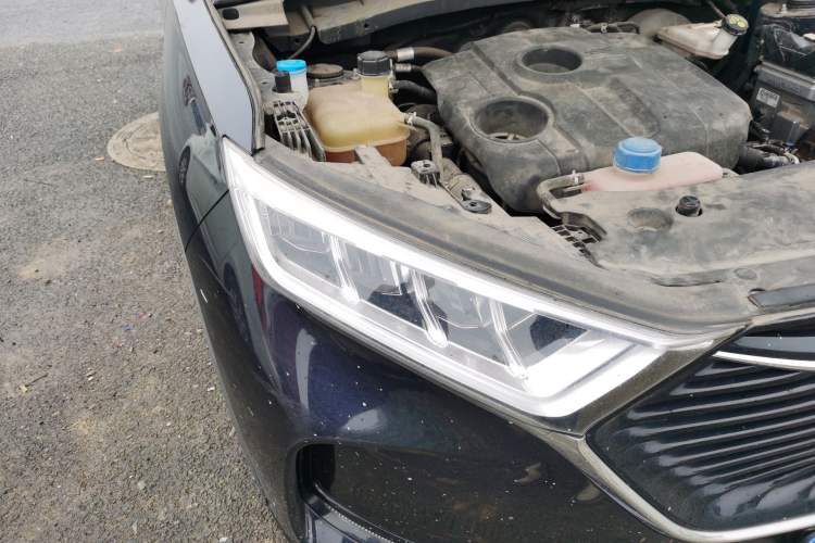Used CHANGAN OSHAN X7 2020 1.5T Automatic Luxury Model Right Front Headlight